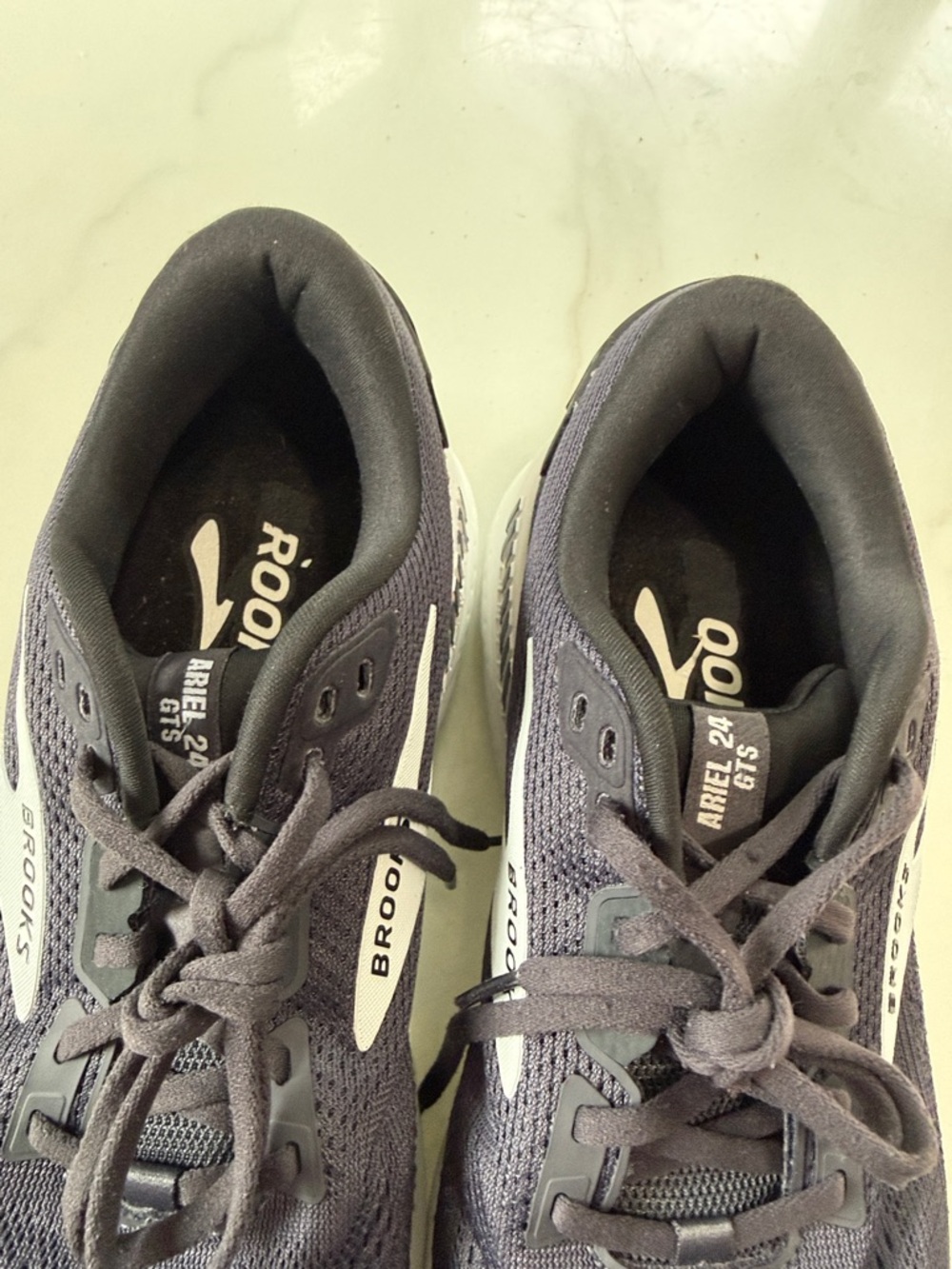 Brooks Ariel GTS Running Shoes - Black & White - Picture 11 of 11